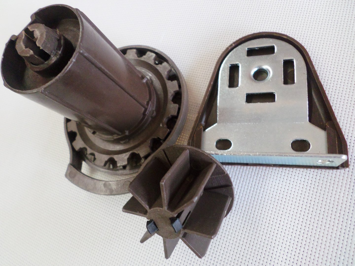 mec_bell_system_38mm_chocolate.JPG
